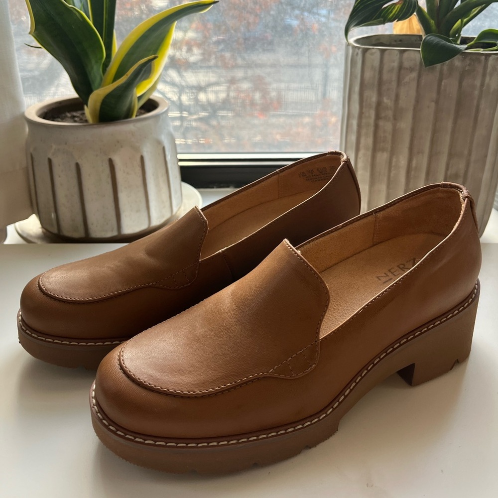 Naturalizer Tan Leather Platform Loafers